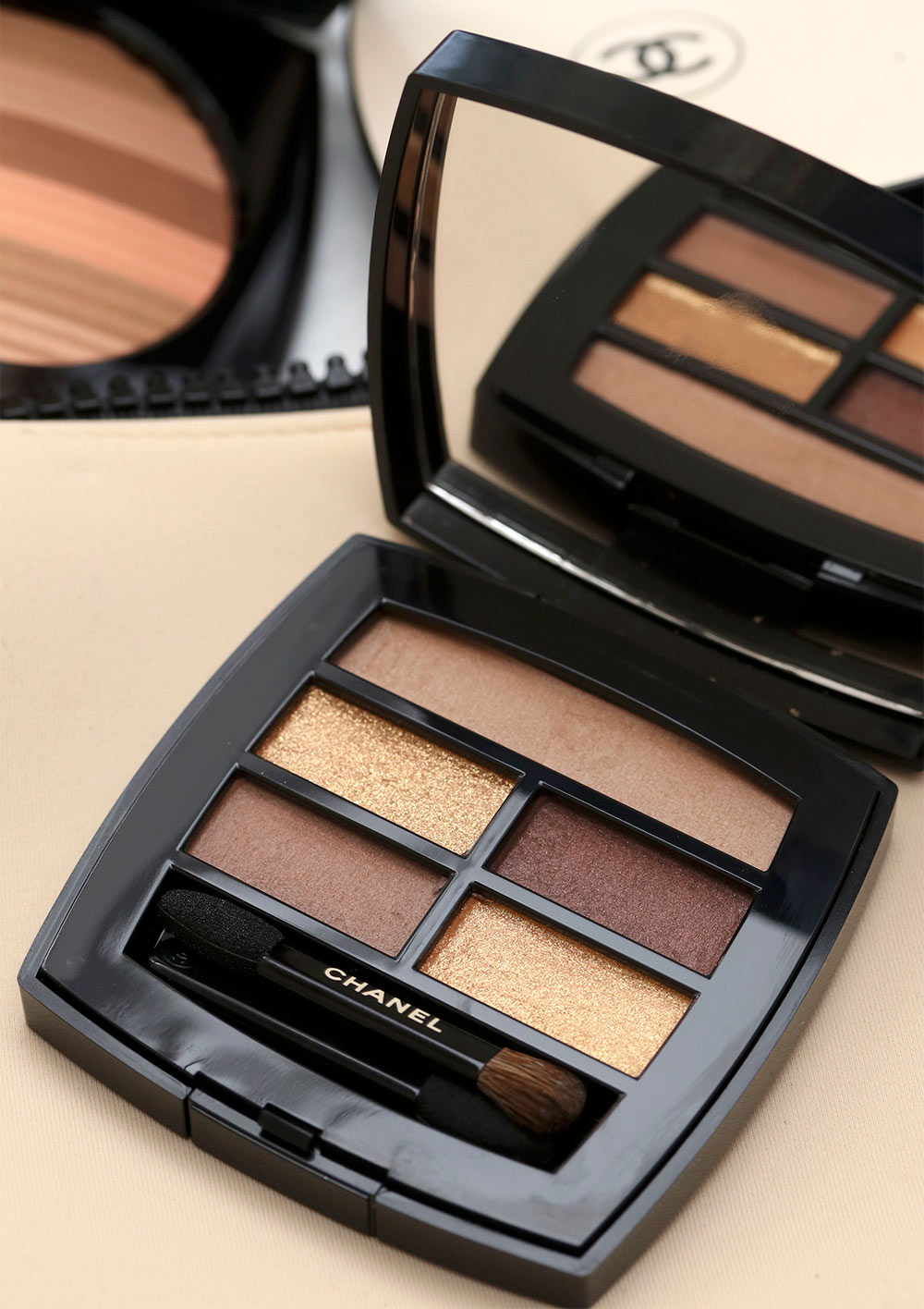 Chanel Les Beiges Healthy Glow Natural Eyeshadow Palette in Deep